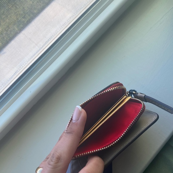 Dooney & Bourke Leather Florentine Zip Credit Card Wallet 12 Light Taupe - Picture 4 of 7